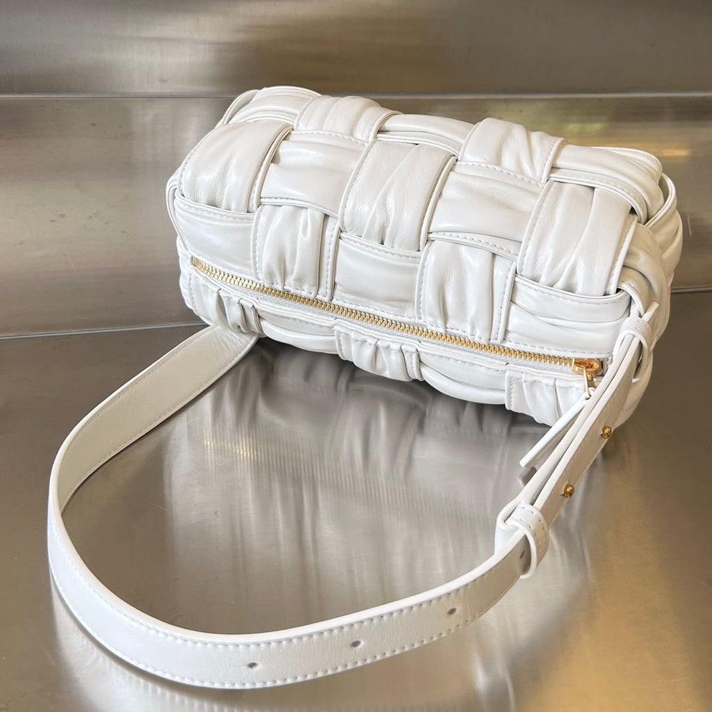 BOTTEGA VENETA SMALL BRICK CASSETTE 23 IN WHITE SOFT LAMBSKIN
