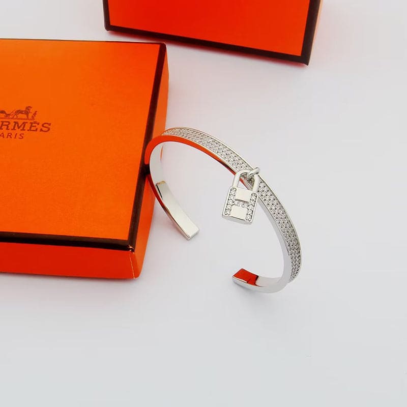 18K Kelly Clochette Diamond Hermes Bracelet