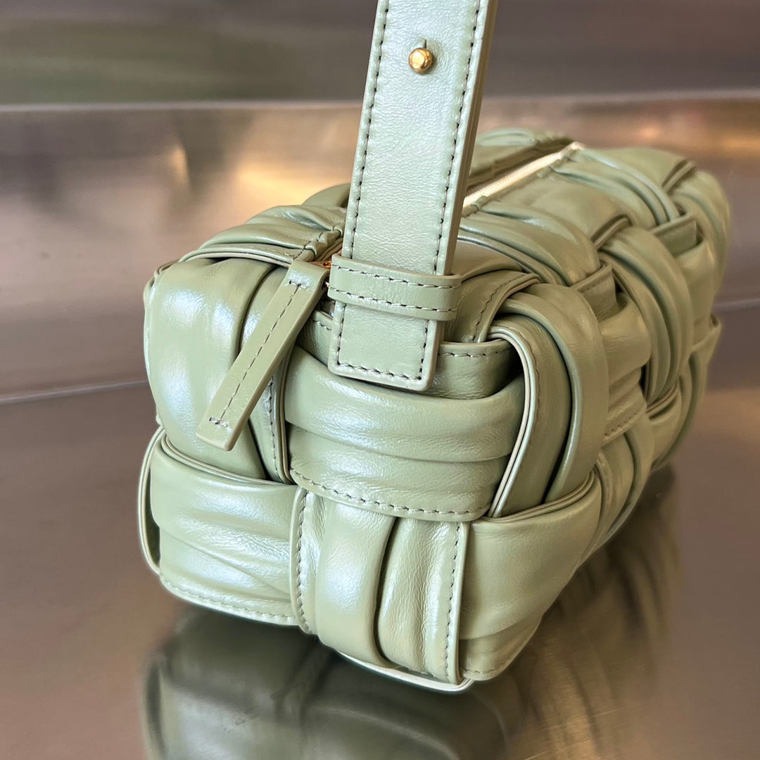 BOTTEGA VENETA SMALL BRICK CASSETTE 23 IN SWAMP GREEN SOFT LAMBSKIN