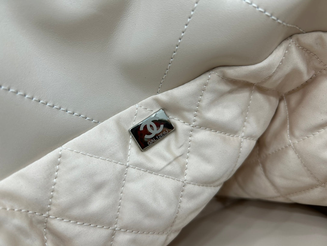 CHANEL MEDIUM 37 HANDBAG IN BEIGE CREAM CALFSKIN SILVER HARDWARE