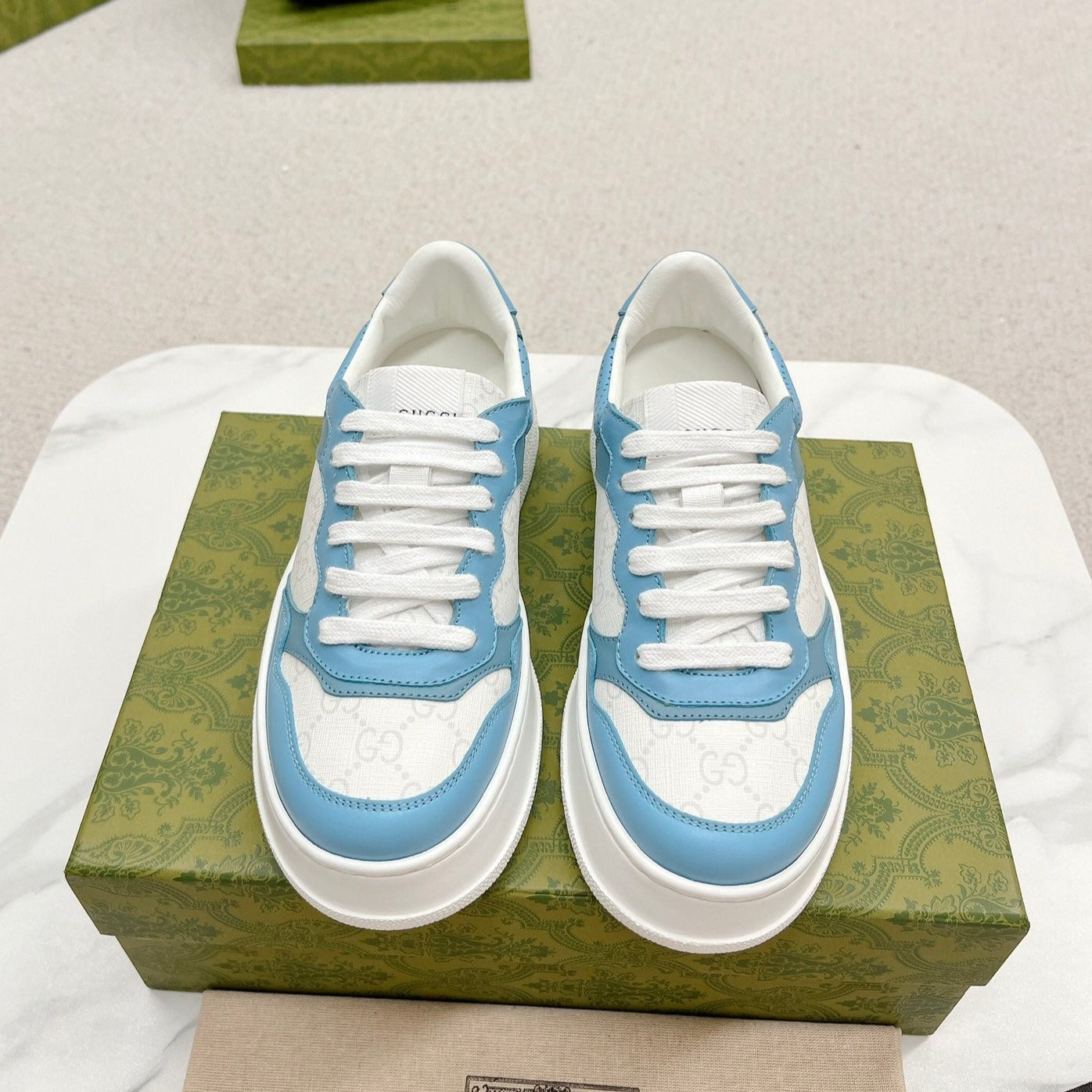 GUCCI TRAINER WHITE AND SKY CALFSKIN