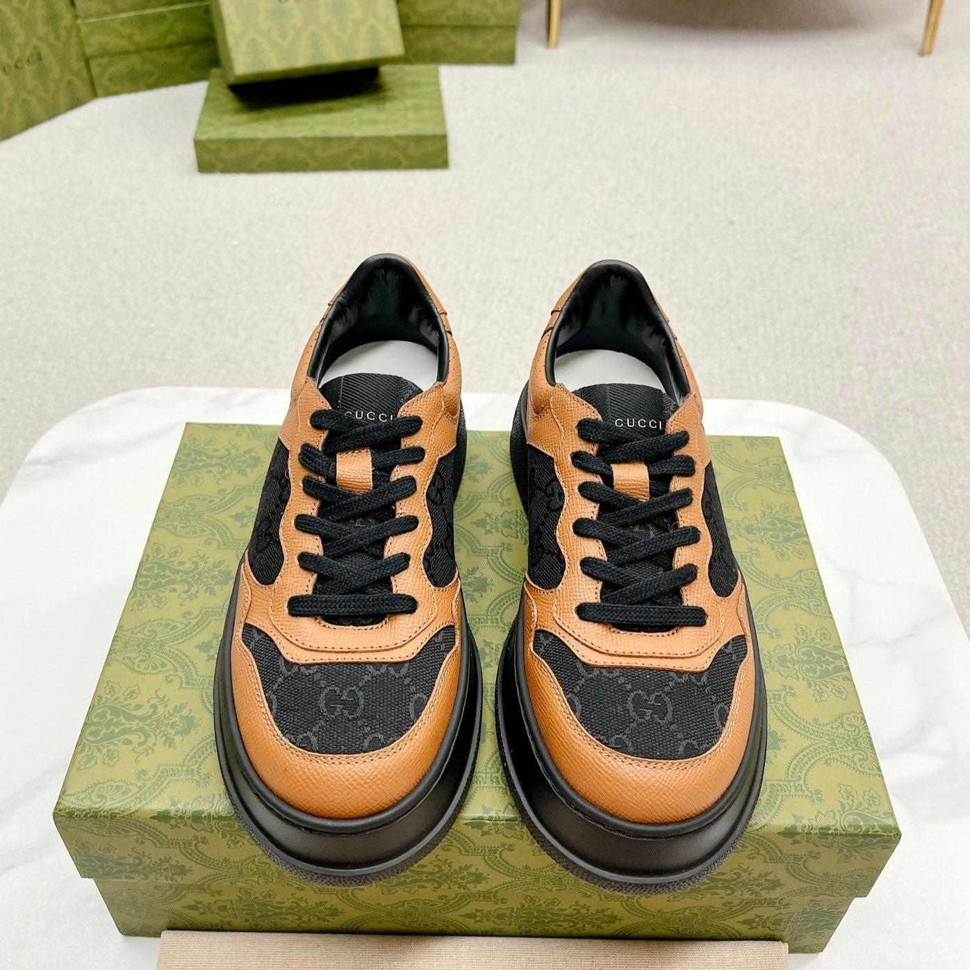 GUCCI TRAINER BLACK AND TAWNY CALFSKIN