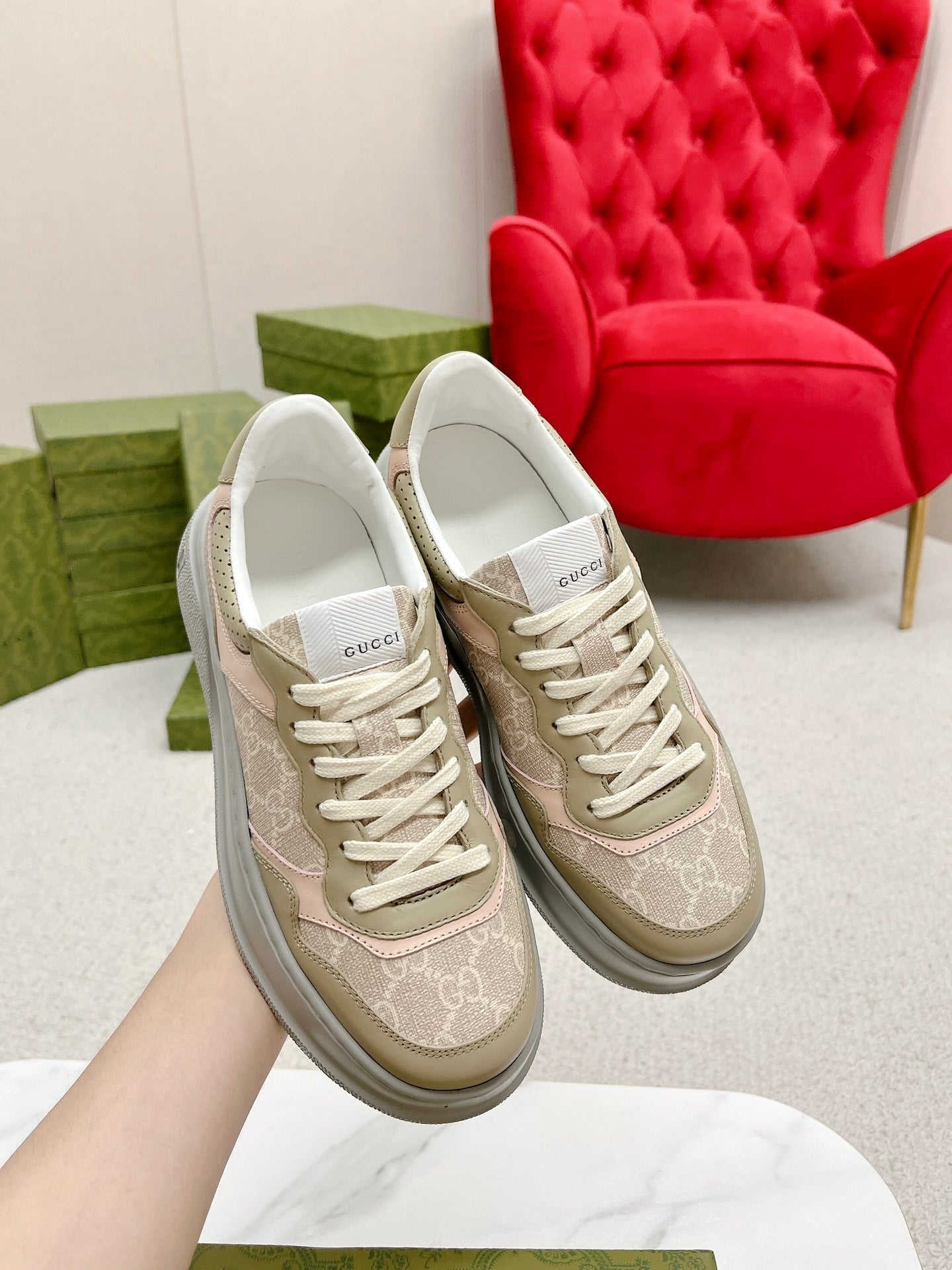 GUCCI TRAINER LIGHT GRAY AND TORTILLA CALFSKIN