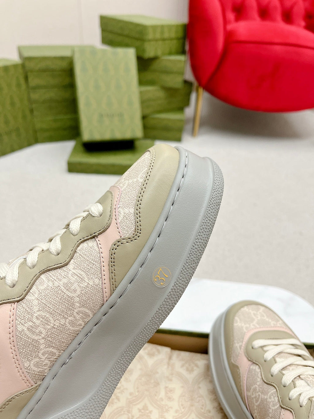 GUCCI TRAINER LIGHT GRAY AND TORTILLA CALFSKIN
