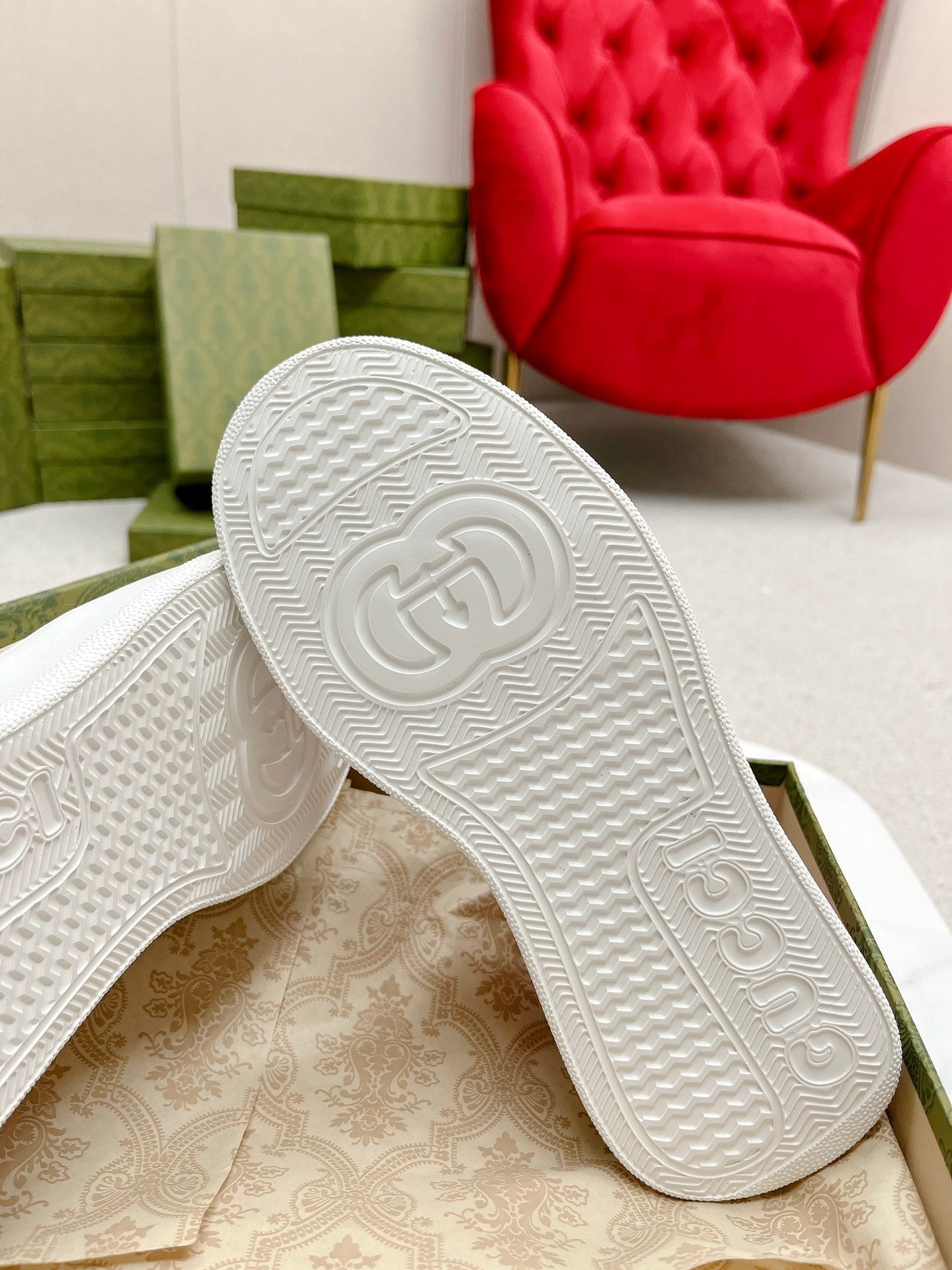 GUCCI TRAINER LIGHT GRAY AND PURPLE CALFSKIN