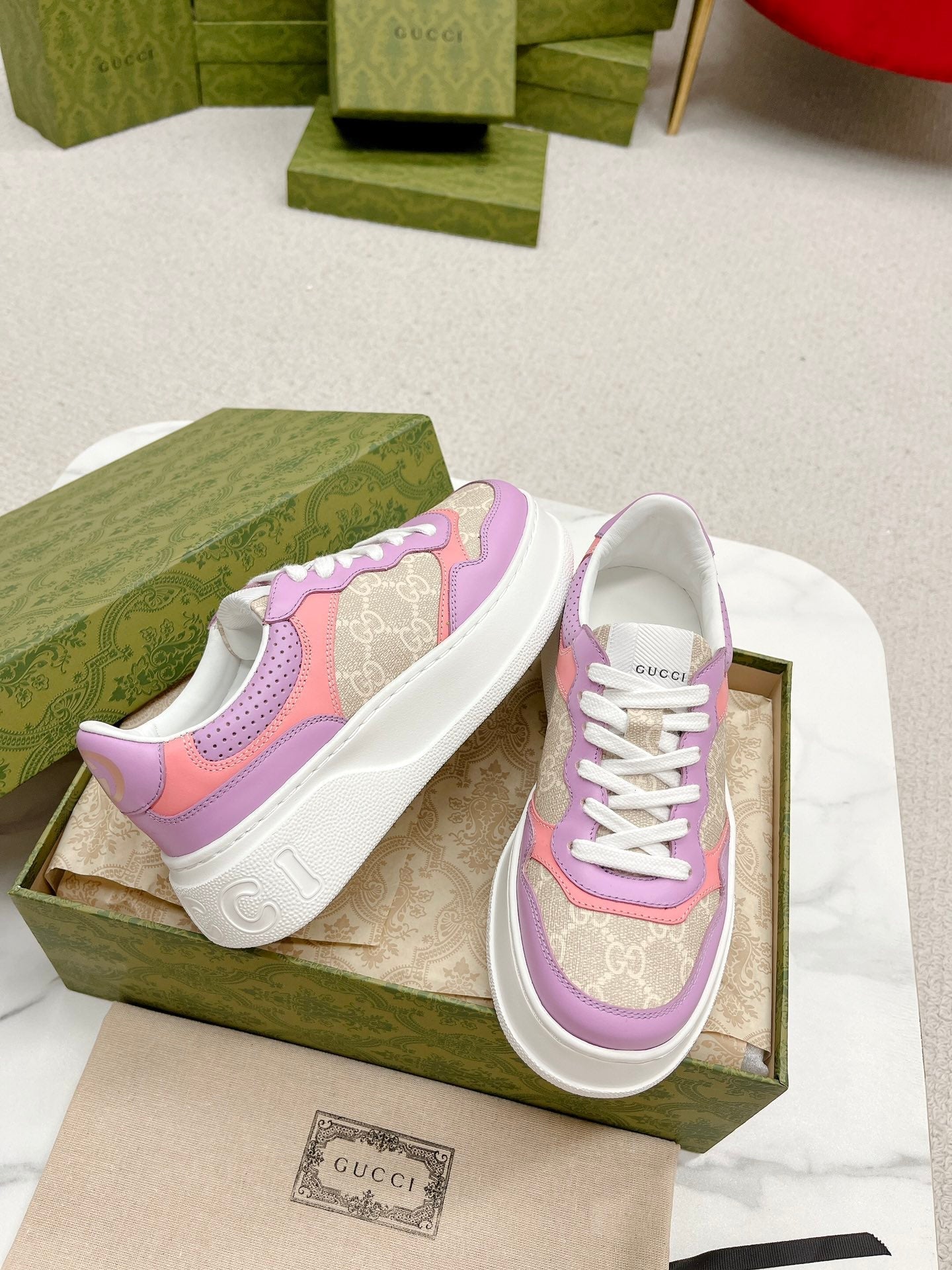 GUCCI TRAINER LIGHT GRAY AND PURPLE CALFSKIN