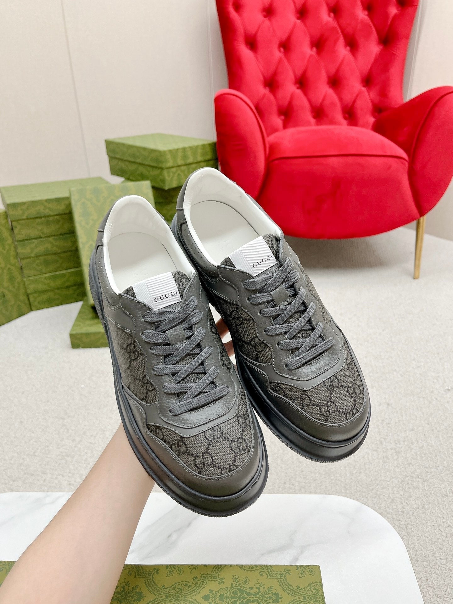 GUCCI TRAINER BRIGHT GRAY CALFSKIN