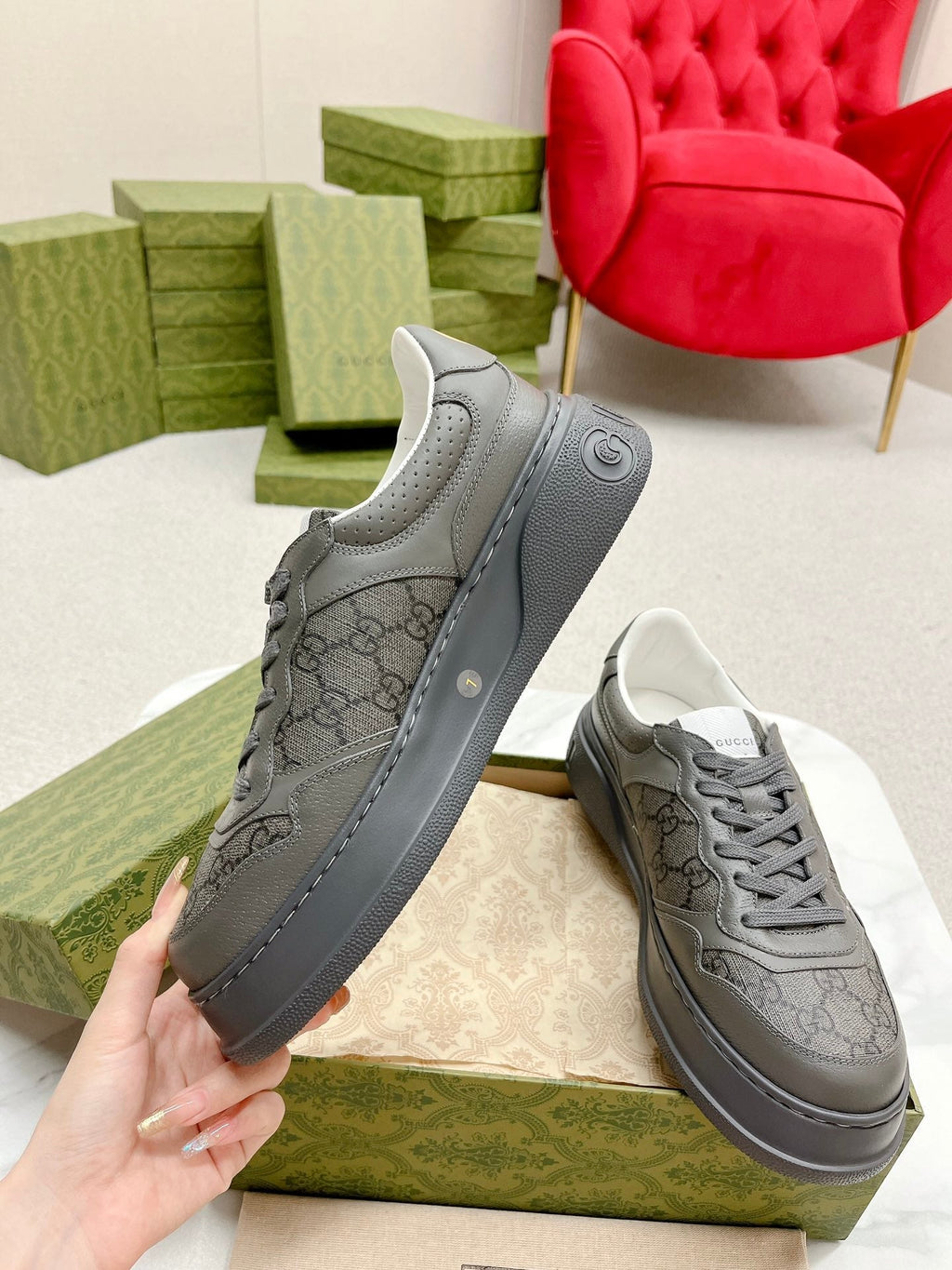 GUCCI TRAINER BRIGHT GRAY CALFSKIN