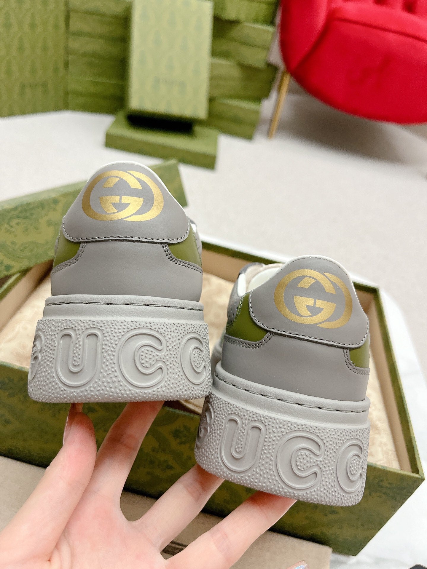 GUCCI TRAINER GRAY AND CREAMY WHITE CALFSKIN