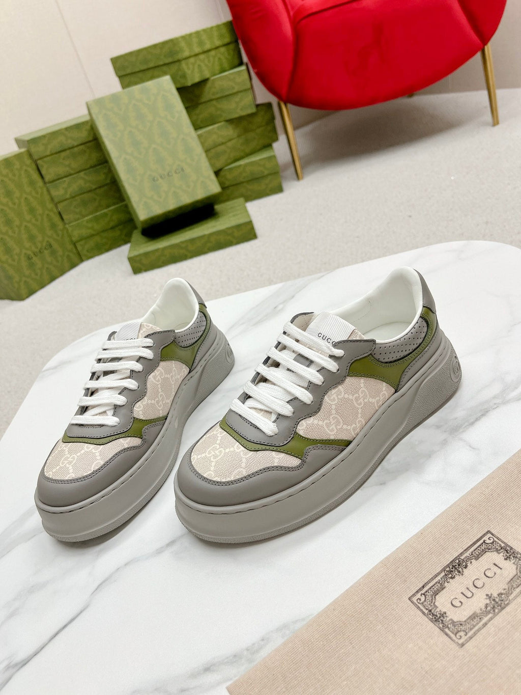 GUCCI TRAINER GRAY AND CREAMY WHITE CALFSKIN