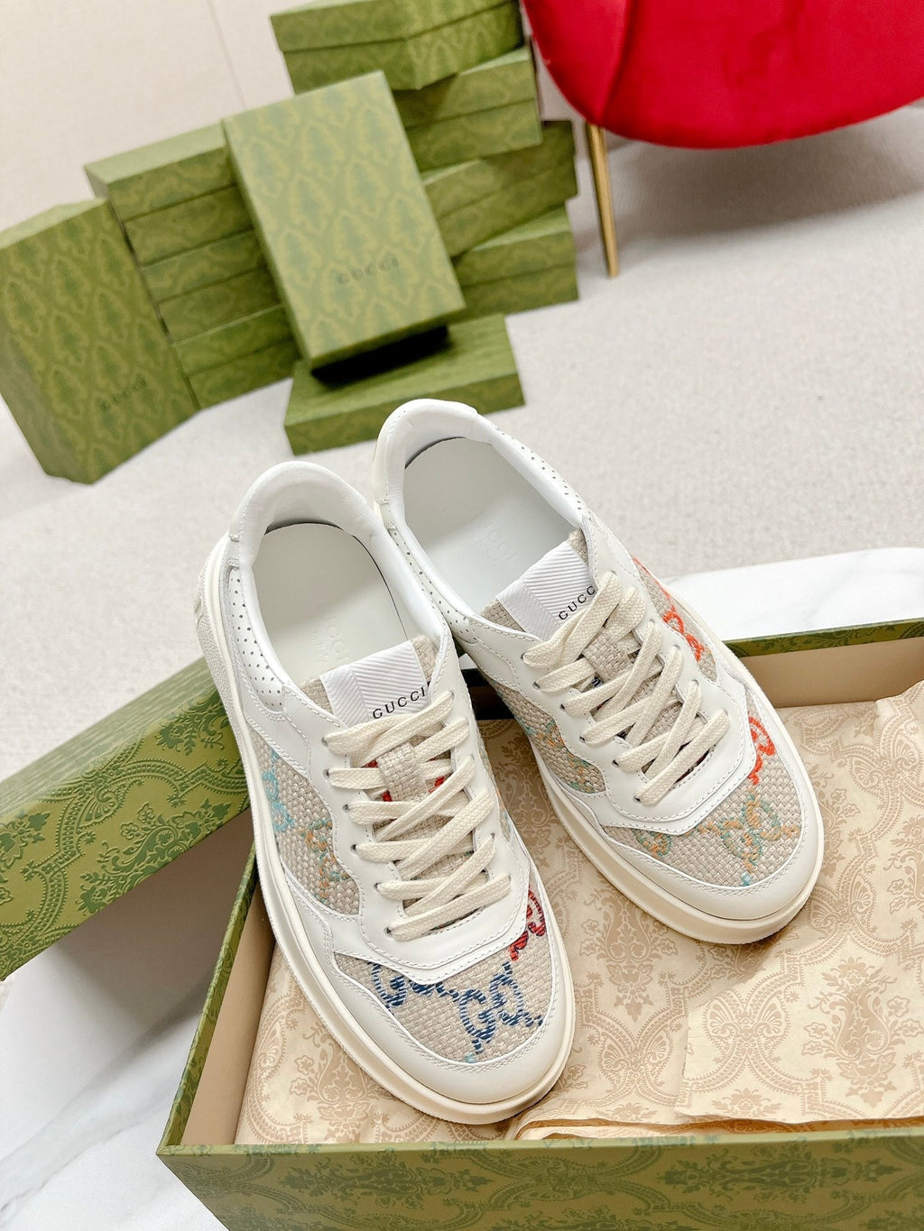 GUCCI TRAINER WHITE AND CREAM CALFSKIN