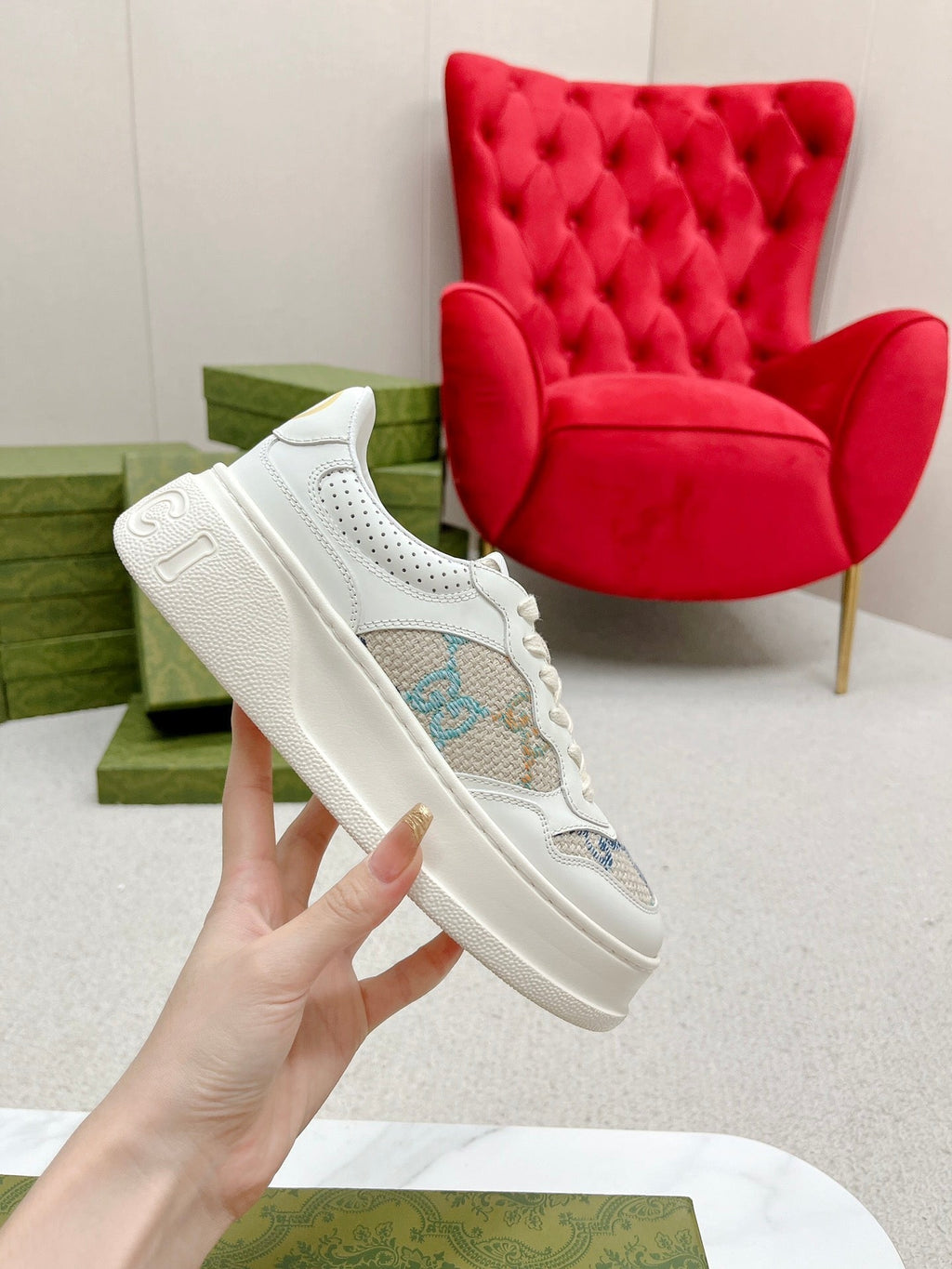 GUCCI TRAINER WHITE AND CREAM CALFSKIN