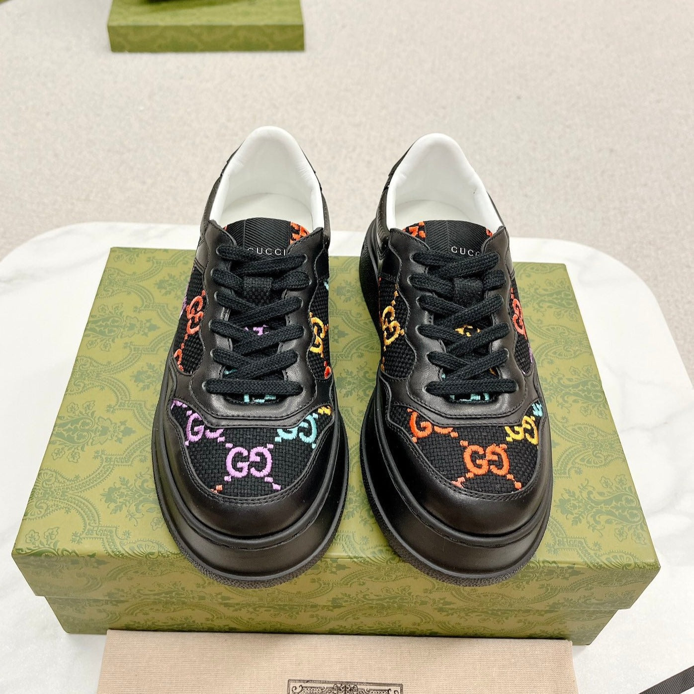 GUCCI TRAINER BLACK CALFSKIN WITH PATTERN