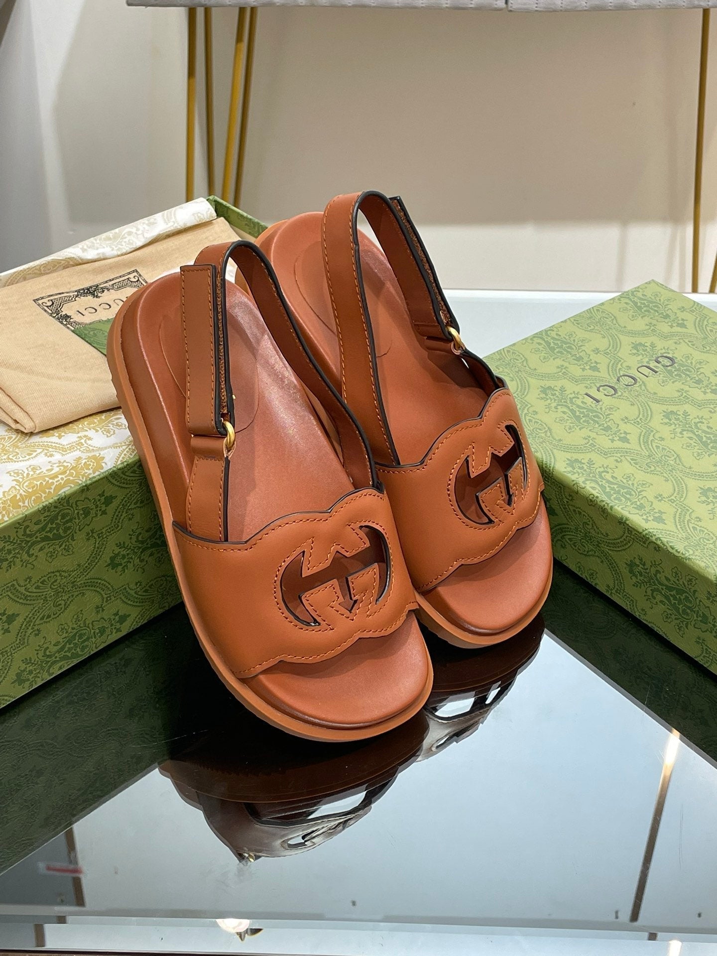 GUCCI INTERLOCKING G CUT OUT SANDAL CARAMEL LAMBSKIN