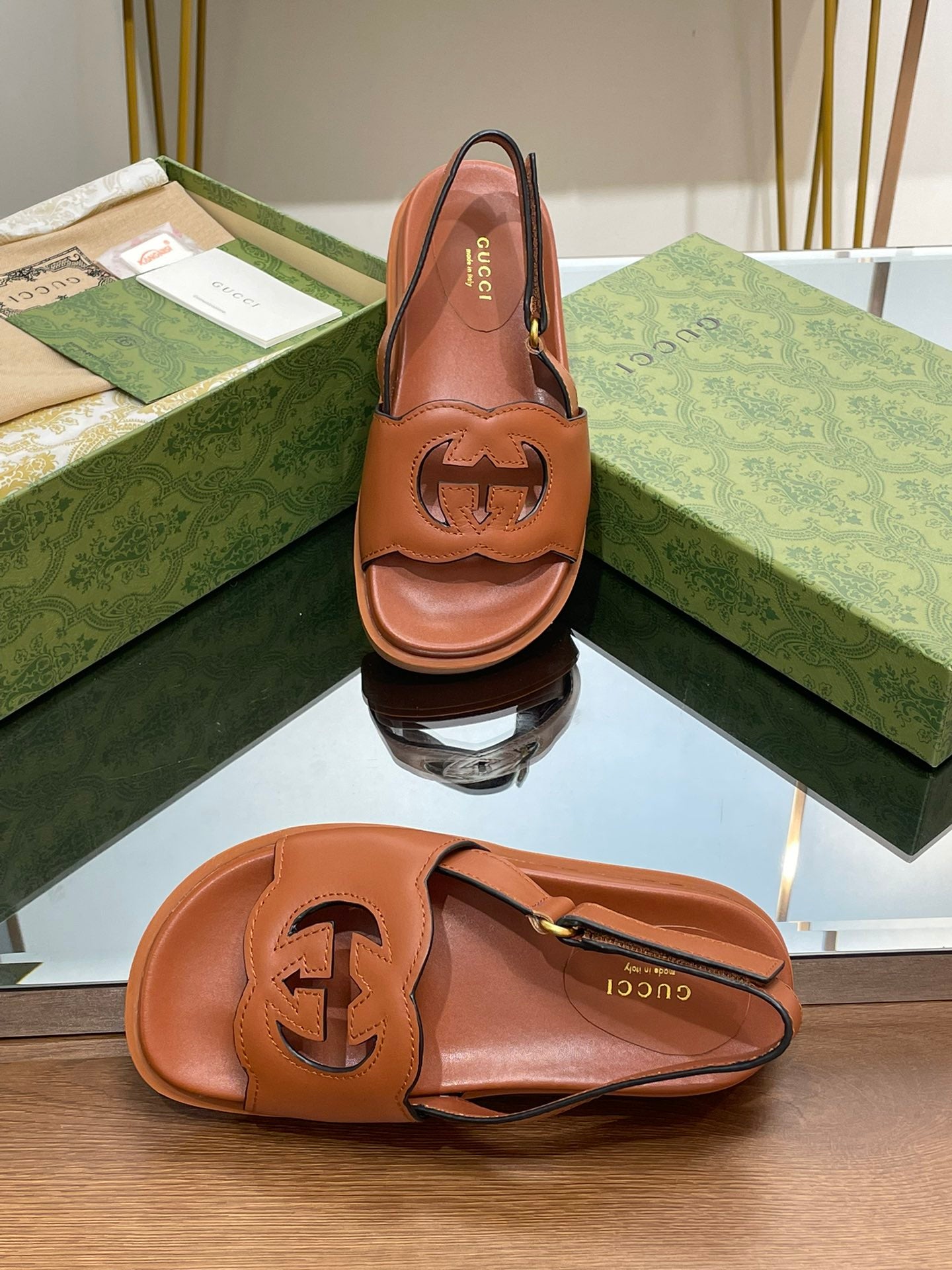 GUCCI INTERLOCKING G CUT OUT SANDAL CARAMEL LAMBSKIN