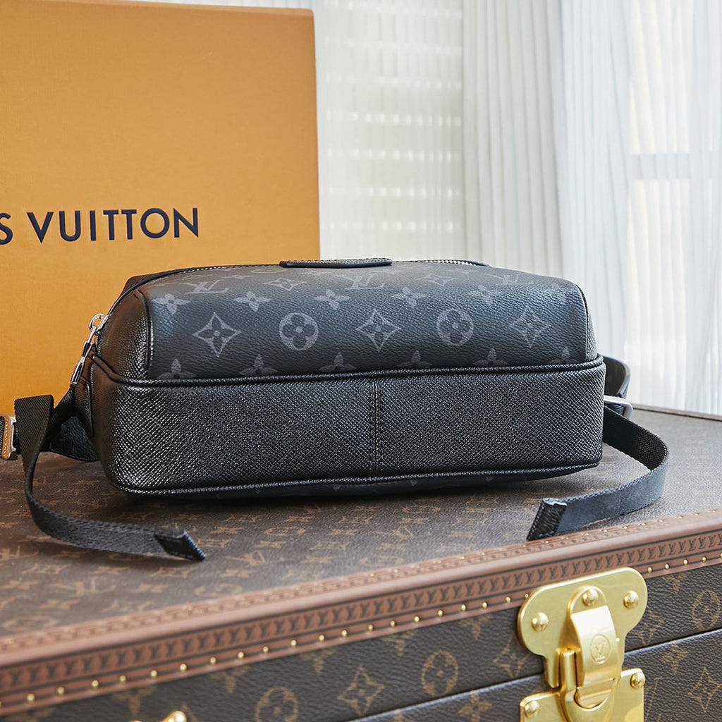 LOUIS VUITTON OUTDOOR MESSENGER 26 IN BLACK TAIGA LEATHER MIX MONOGRAM ECLIPSE CANVAS