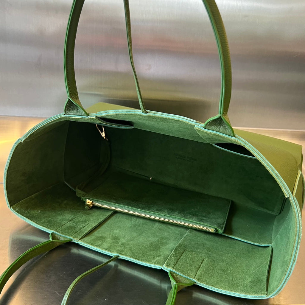 BOTTEGA VENETA ARCO TOTE 36 IN GLADE GREEN CALFSKIN