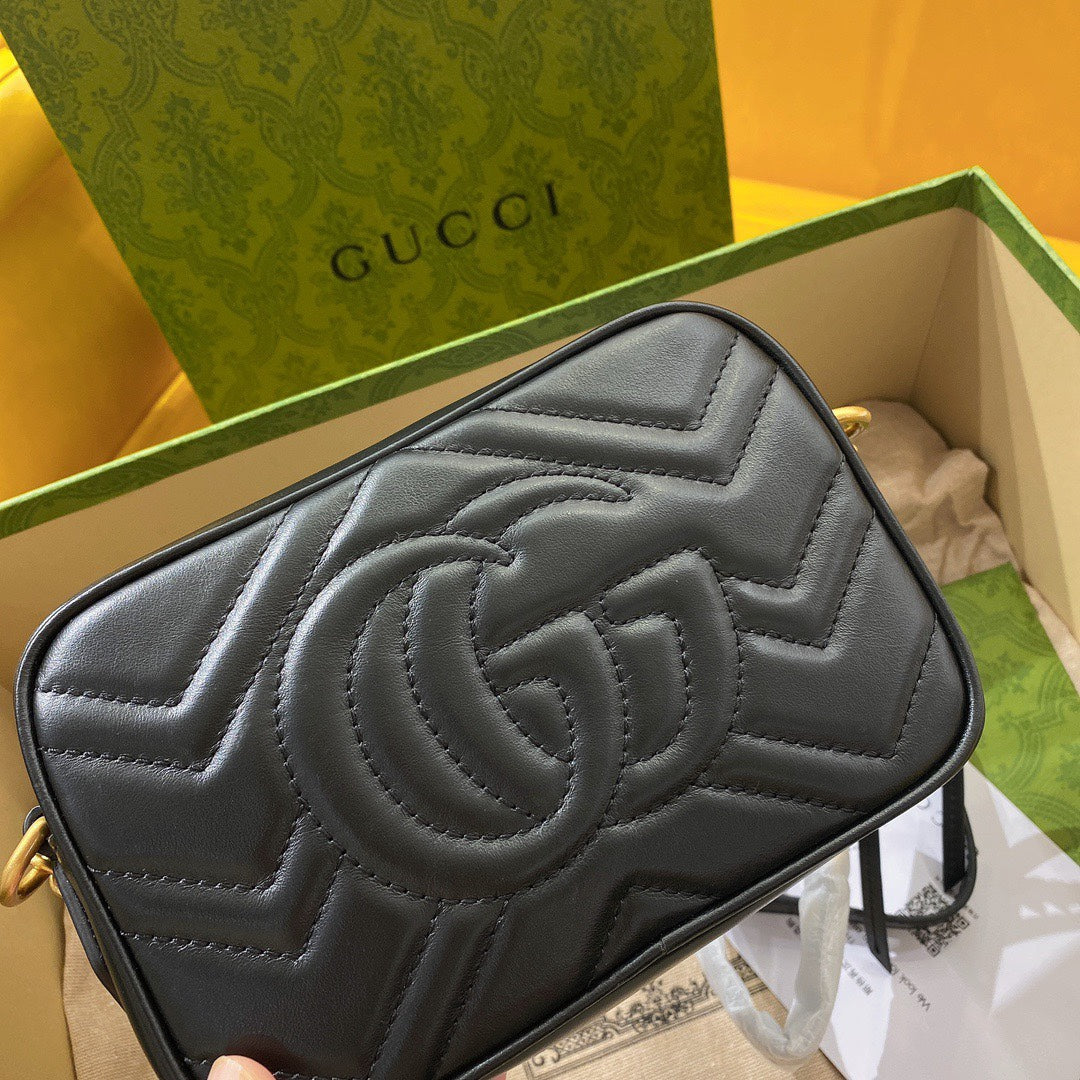 GUCCI MINI 18 MARMONT MATELASSÉ BLACK CALFSKIN WITH GOLDEN LOGO