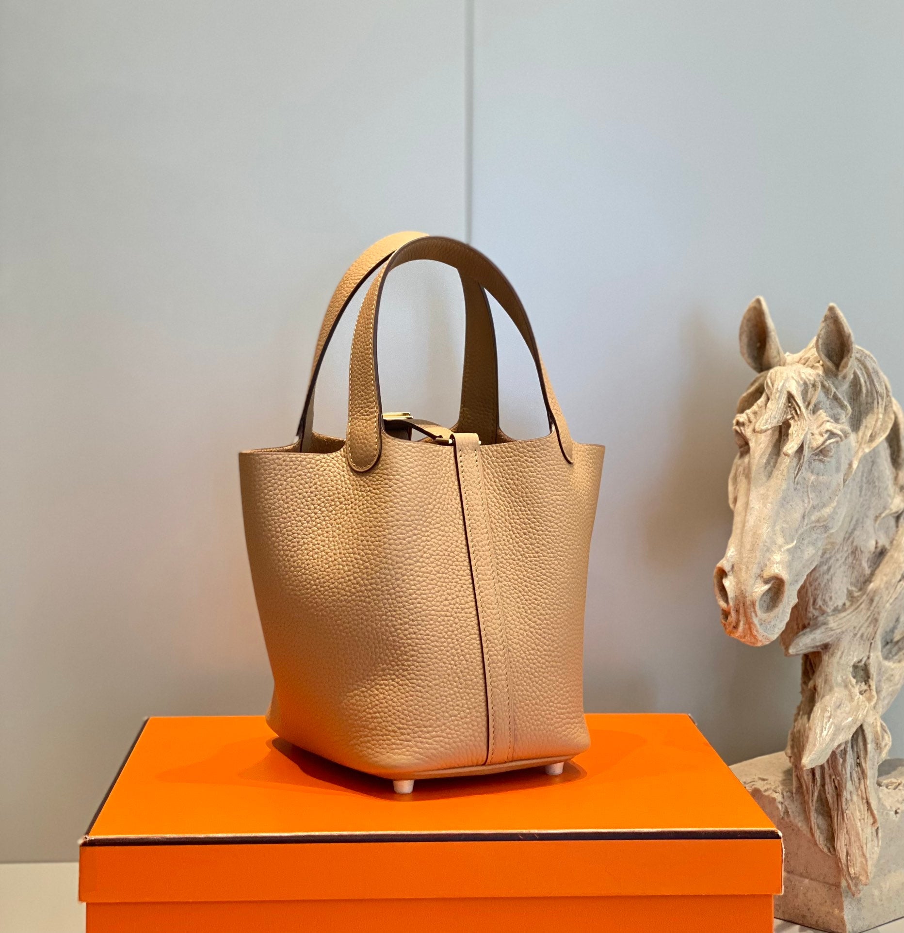 HERMES picotin lock 18 beige togo ghw
