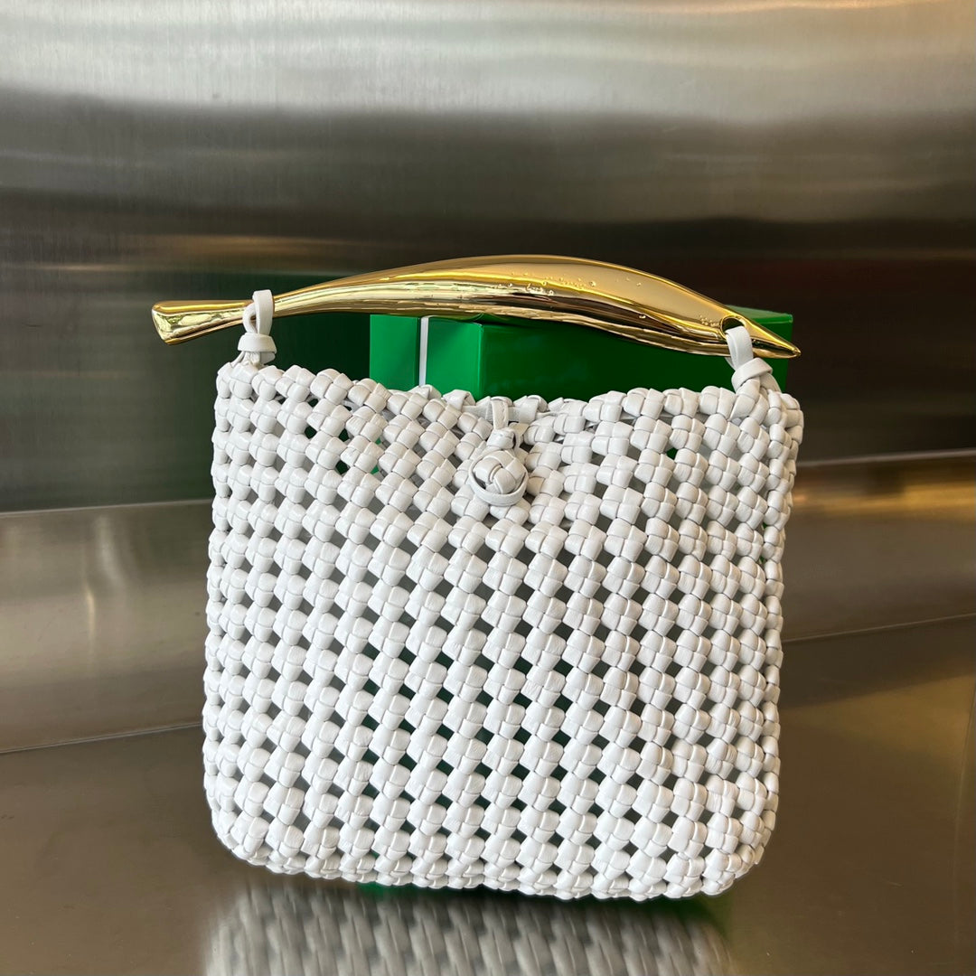 BOTTEGA VENETA SARDINE 29 BAG IN WHITE LAMBSKIN