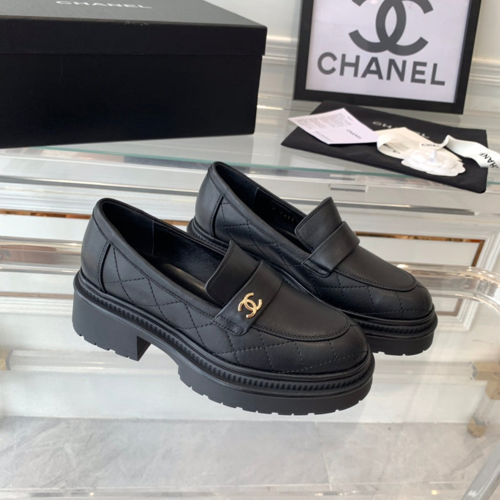 CHANEL MOASINS black 1 CALFSKIN