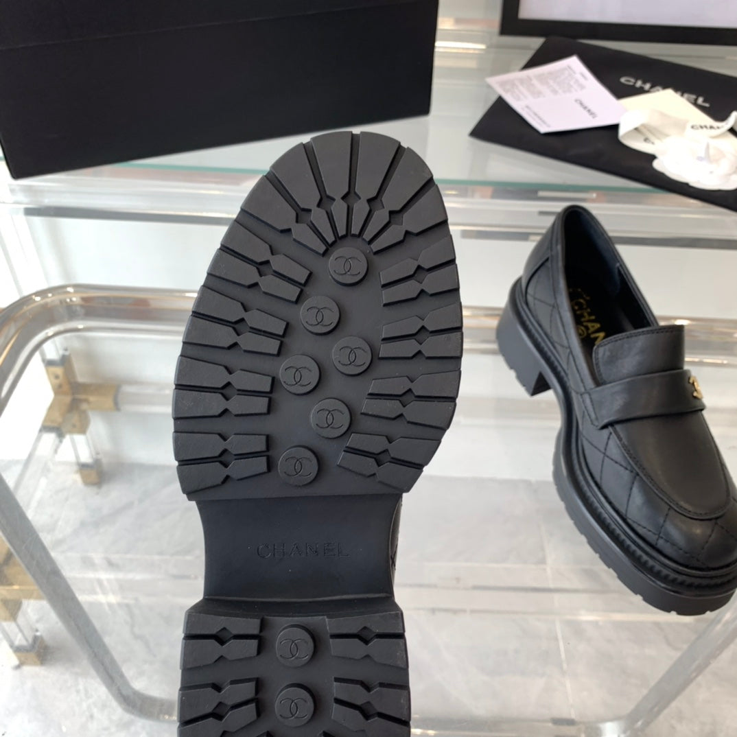 CHANEL MOASINS black 1 CALFSKIN