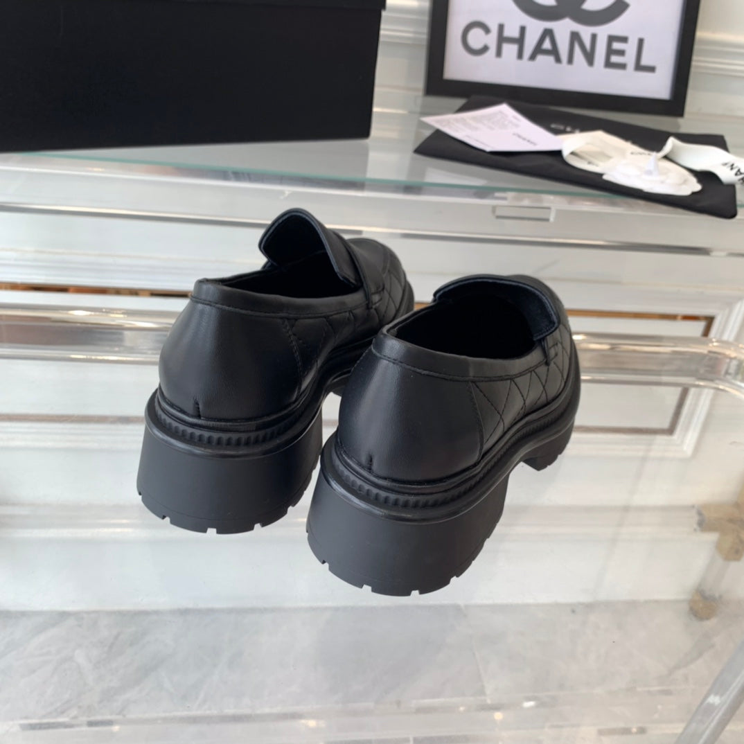 CHANEL MOASINS black 1 CALFSKIN