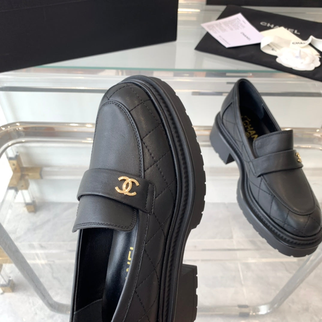 CHANEL MOASINS black 1 CALFSKIN