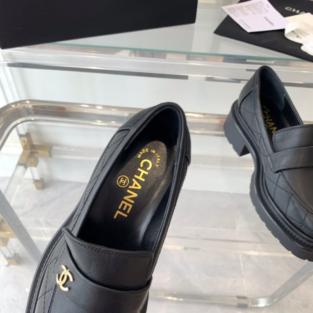 CHANEL MOASINS black 1 CALFSKIN