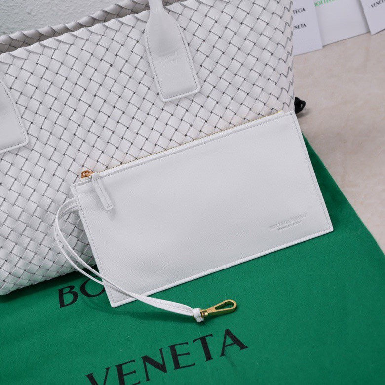 BOTTEGA VENETA Large Cabat 45cm White Lambskin Ghw