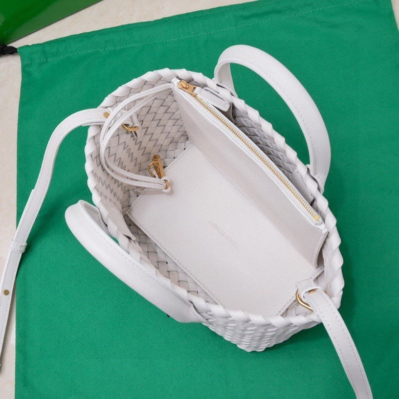 BOTTEGA VENETA Mini Cabat 20cm White Lambskin Ghw