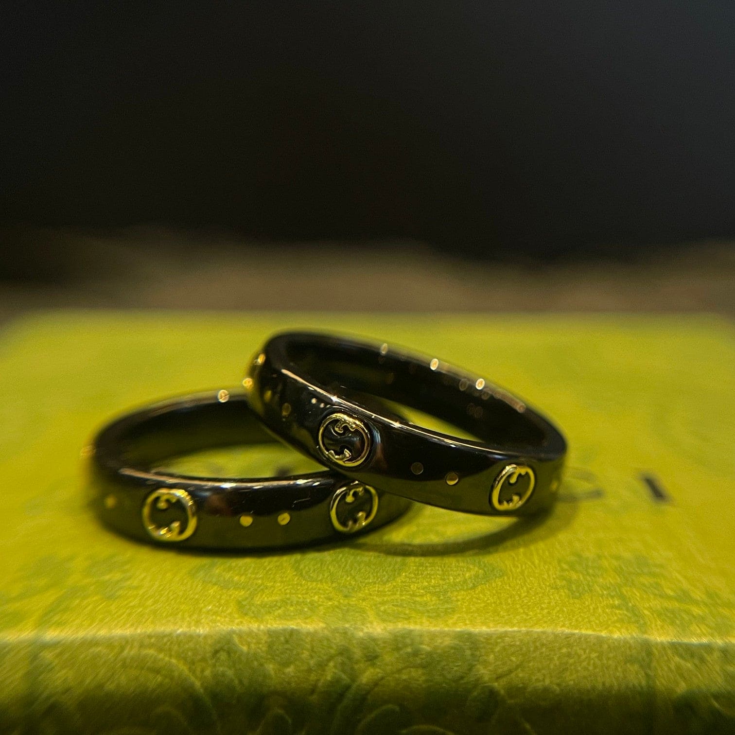18K Double Gucci Icon Black Corundum Ring