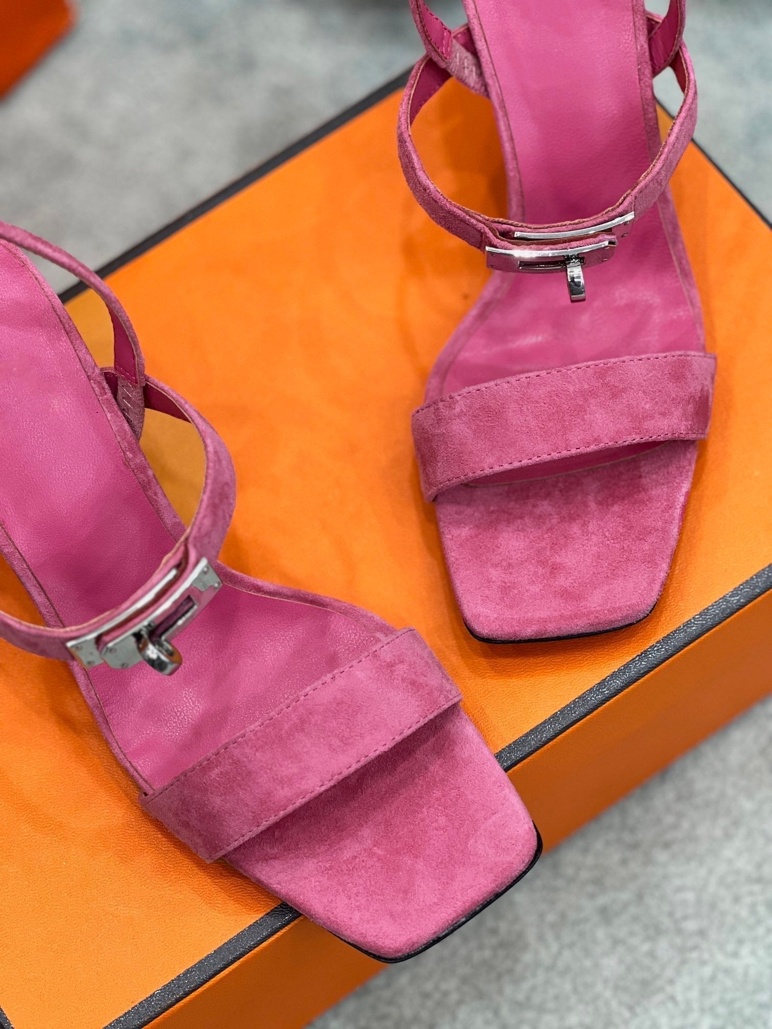 HERMES Glamour 75 Sandal Pink Suede