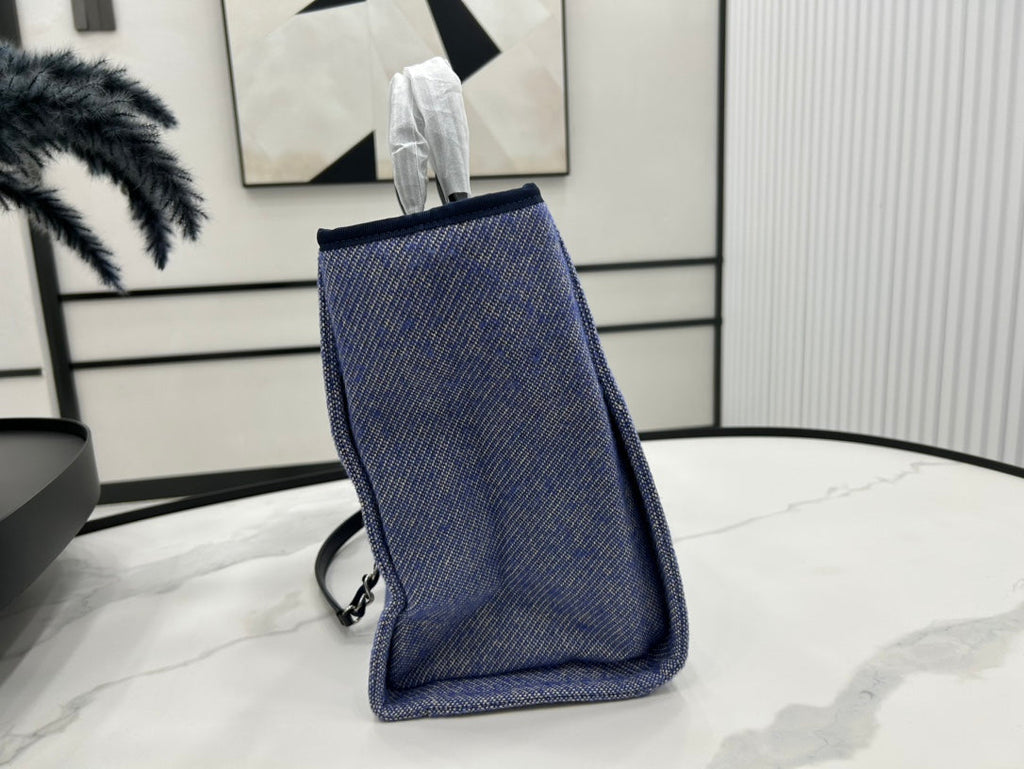 CHANEL DEAUVILLE LARGE 38 TOTE BAG IN VIOLET PURPLE CANVAS WITH WHITE LOGO
