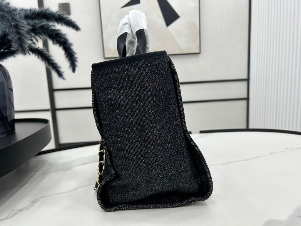 CHANEL DEAUVILLE LARGE 38 TOTE BAG IN DARK NAVY CANVAS WITH WHITE LOGO EMBROIDERED