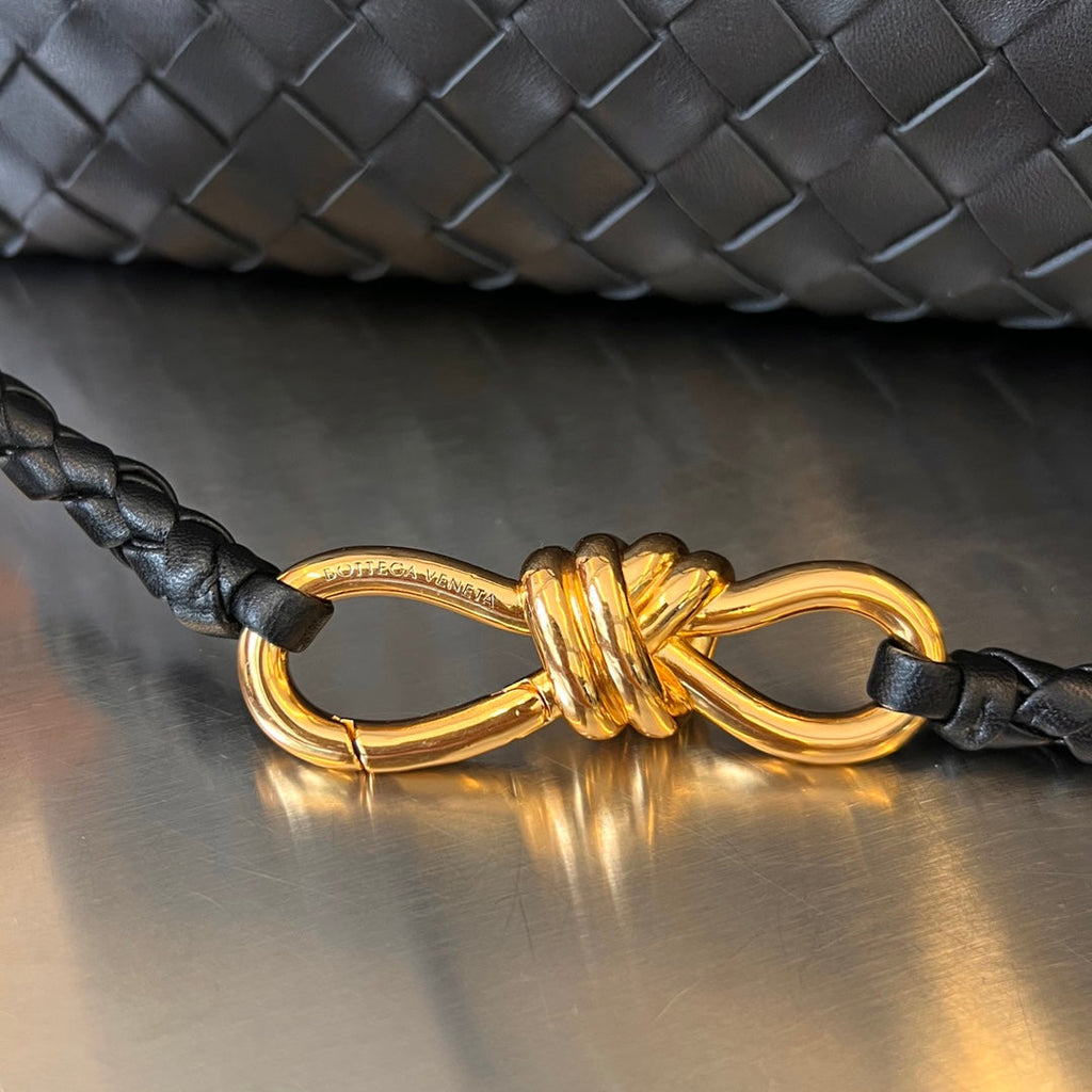 BOTTEGA VENETA SMALL ANDIAMO 29 IN BLACK LAMBSKIN
