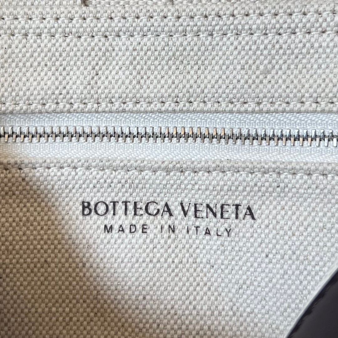 BOTTEGA VENETA MINI CASSETTE 23 IN BLACK WHITE CALFSKIN