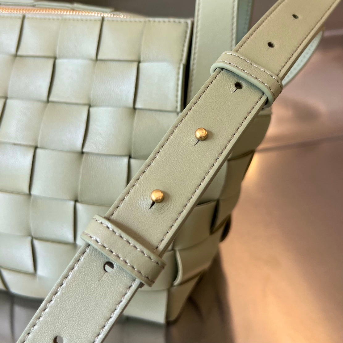 BOTTEGA VENETA SMALL 22 CASSETTE IN EICRU BEIGE LAMBSKIN