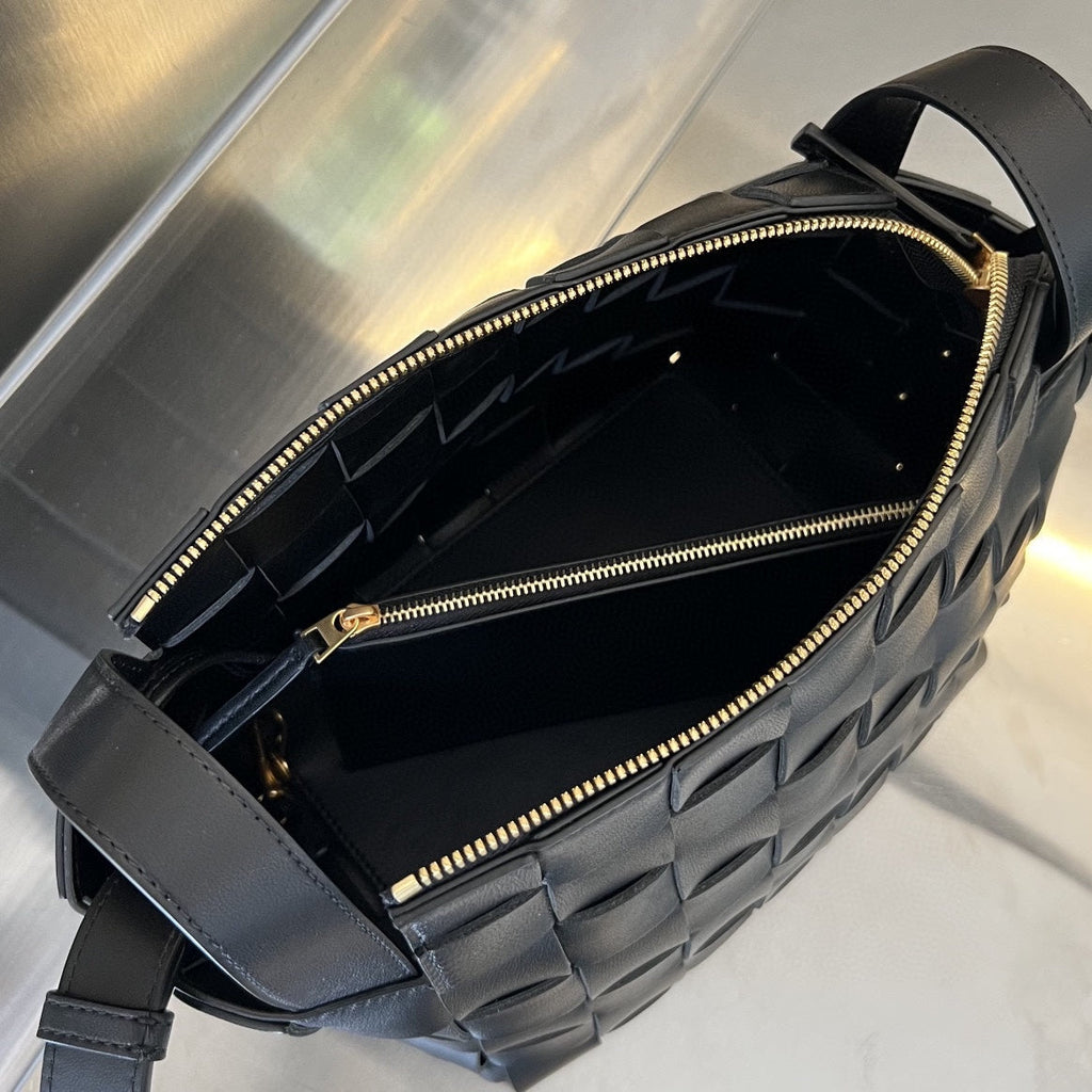 BOTTEGA VENETA SMALL 22 CASSETTE IN BLACK LAMBSKIN