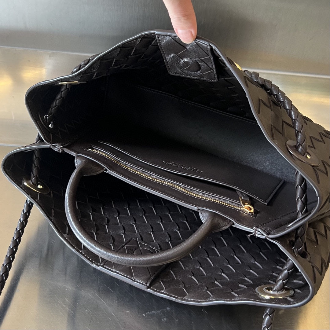 BOTTEGA VENETA SMALL ANDIAMO 29 IN DARK BROWN LAMBSKIN