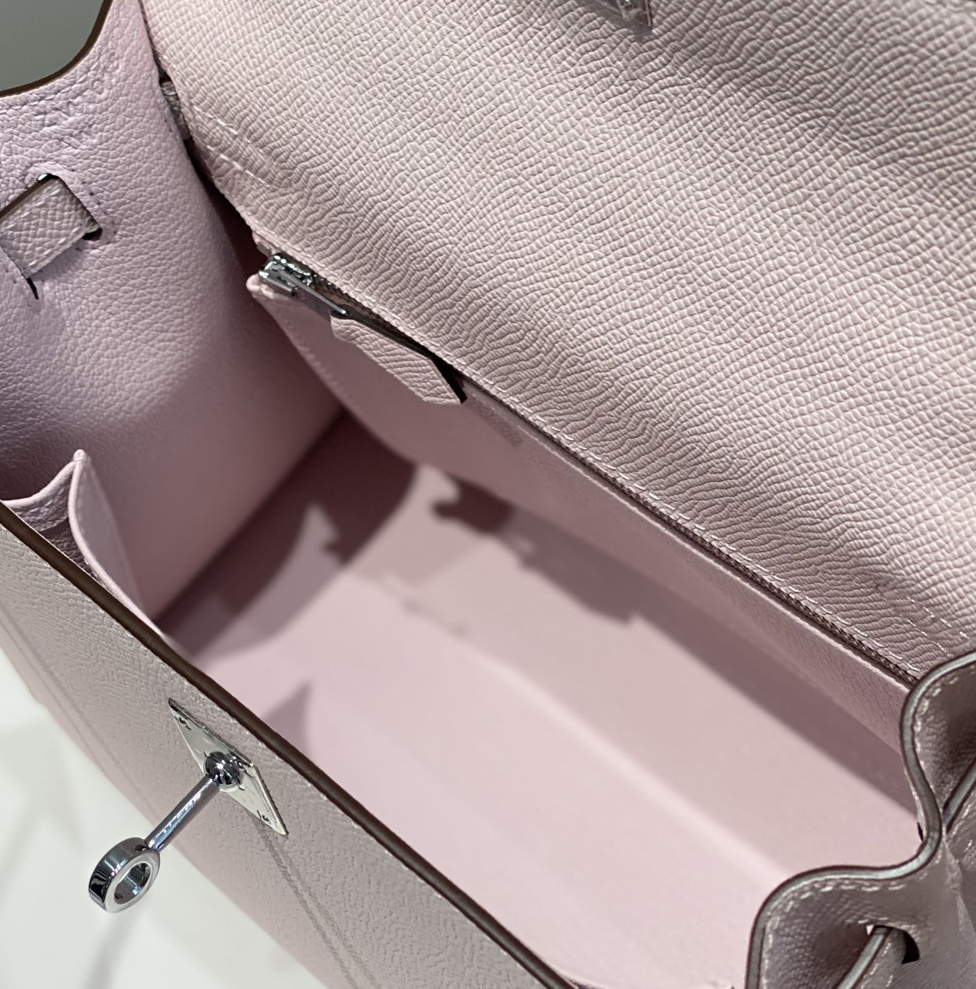 HERMES KELLY 25CM IN EPSOM MAUVE SWIFT CALFSKIN SILVER HARDWARE