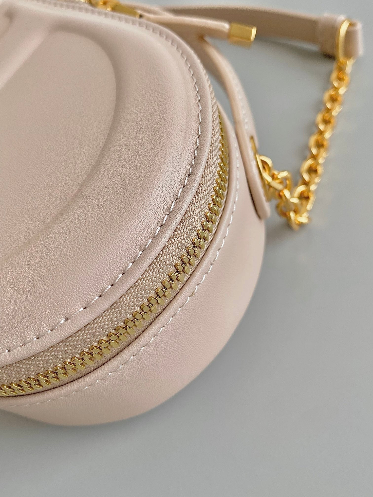 DIOR SIGNATURE 18 OVAL BAG IN BEIGE CALFSKIN