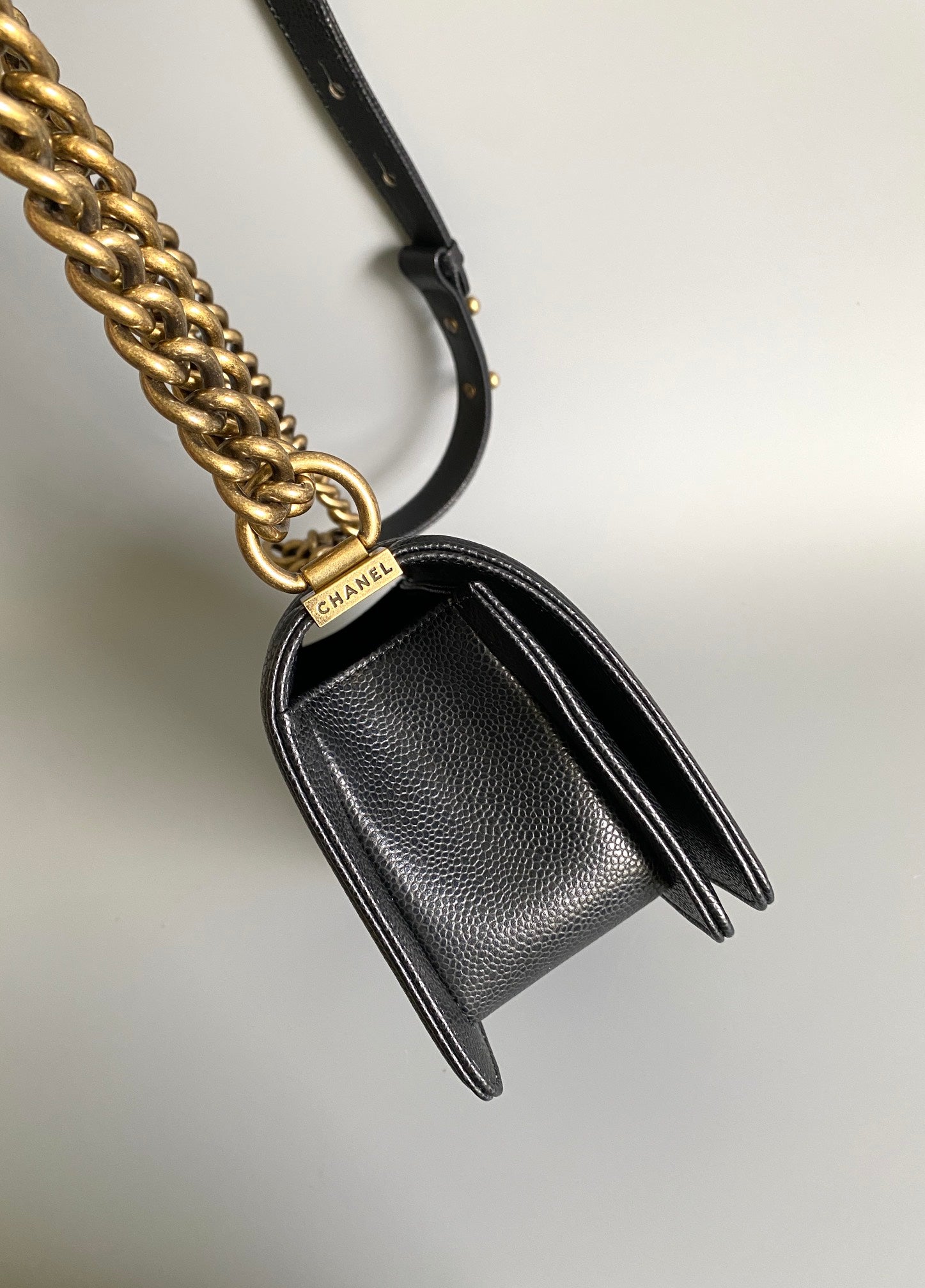 CHANEL SMALL BOY BAG 20 IN BLACK LAMBSKIN GOLD HARDWARE