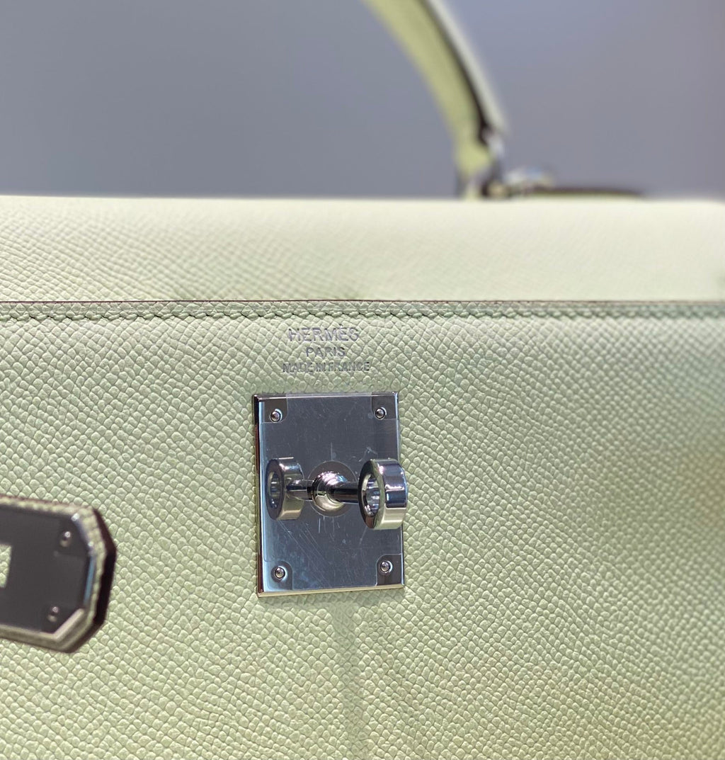 HERMES KELLY 28CM IN VERT FIZZ SWIFT CALFSKIN SILVER HARDWARE