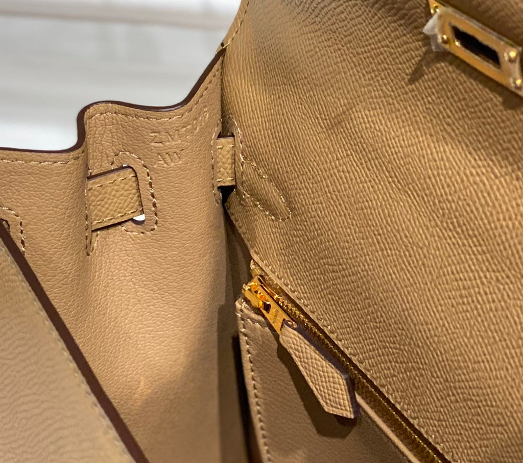 HERMES KELLY 28CM IN CHAI EPSOM CALFSKIN GOLD HARDWARE