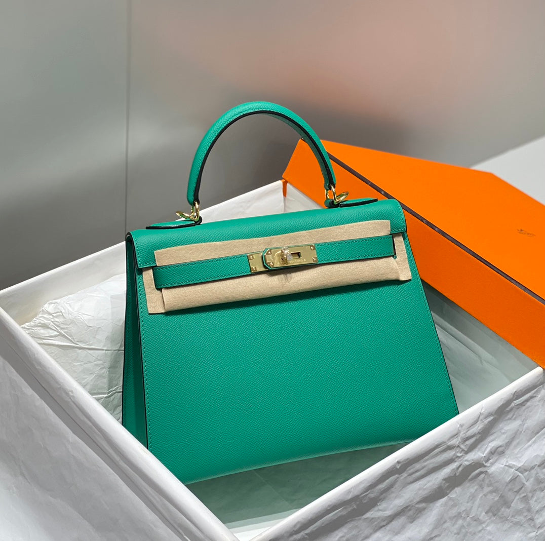 HERMES KELLY 28CM IN VERT VERTIGO EPSOM CALFSKIN GOLD HARDWARE