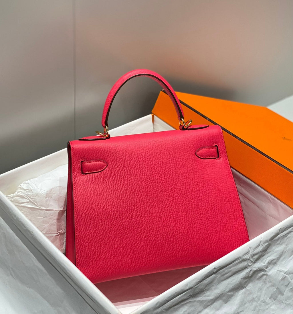 HERMES KELLY 28CM IN ROSE TYRIEN SWIFT CALFSKIN GOLD HARDWARE