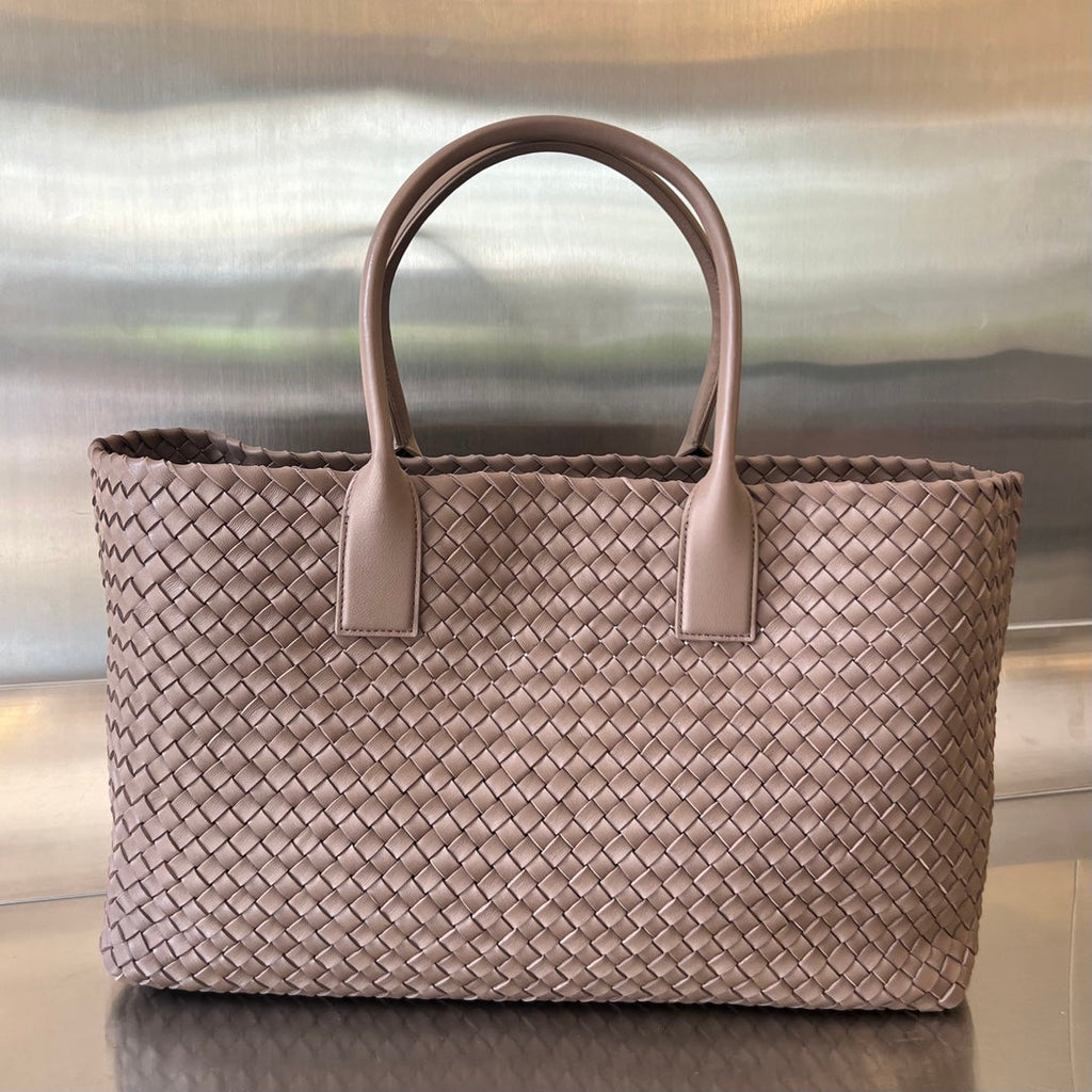 BOTTEGA VENETA LARGE CABAT 51 IN SADDLE BROWN LAMBSKIN