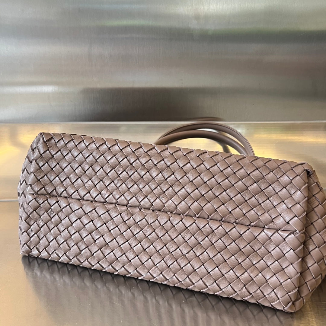 BOTTEGA VENETA SMALL CABAT 32 IN SADDLE BROWN LAMBSKIN