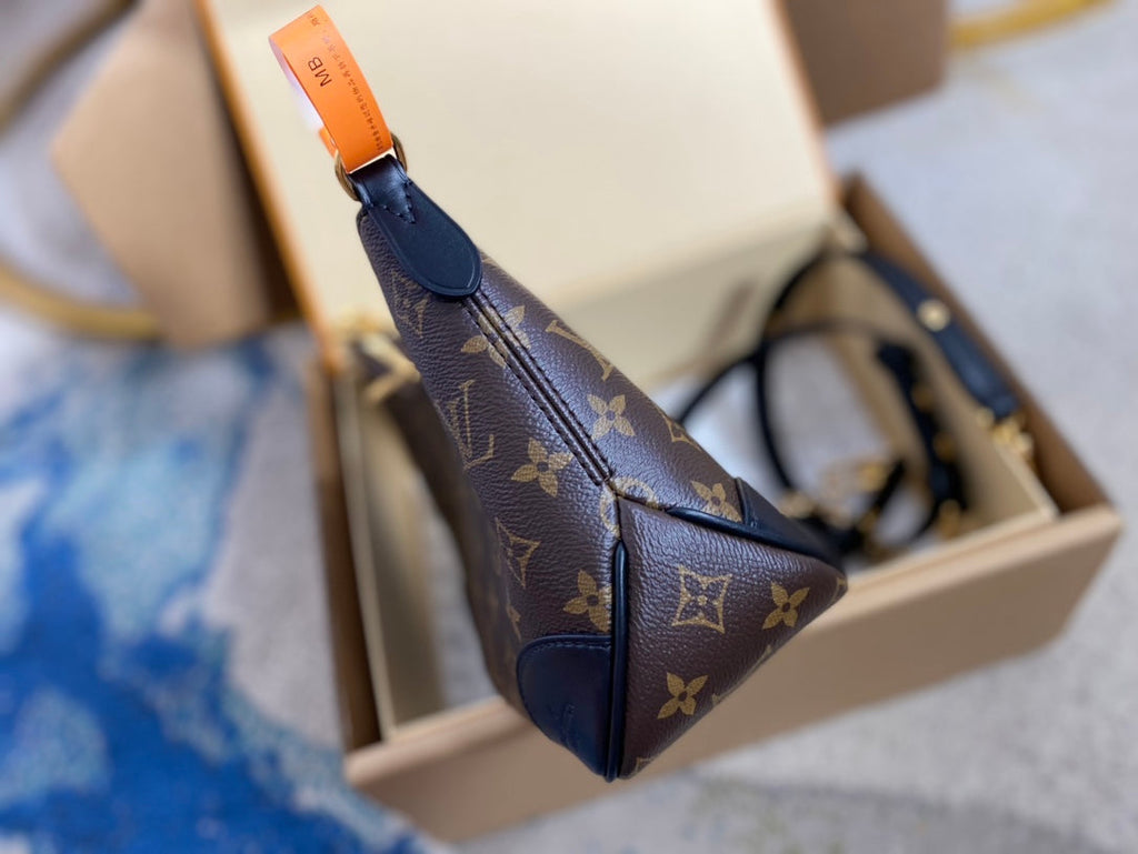 LOUIS VUITTON BOULOGNE 29 IN BROWN MONOGRAM CANVAS GOLD HARDWARE